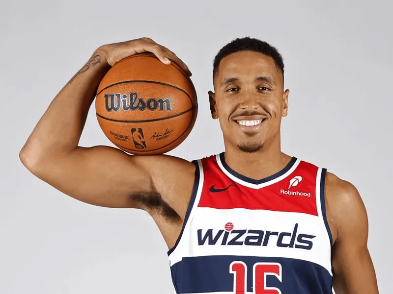 bsport-尼克斯队记：布罗格登合同为非保障，将与沙梅特竞争位置